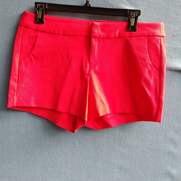 Old Navy Women's Size 6 Coral Shorts - Picture 1 of 6